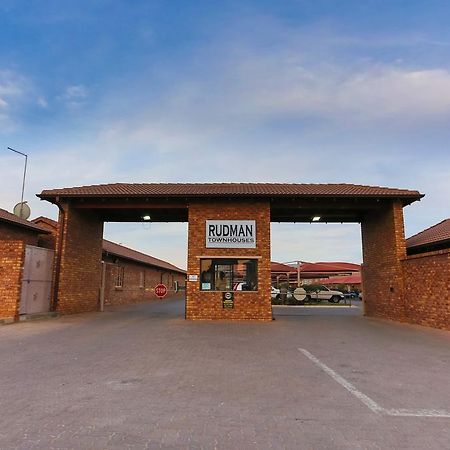 Rudman Townhouses Self-Catering Accommodation Boksburg Buitenkant foto