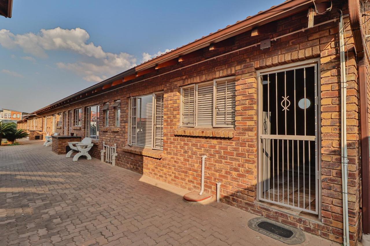 Rudman Townhouses Self-Catering Accommodation Boksburg Buitenkant foto