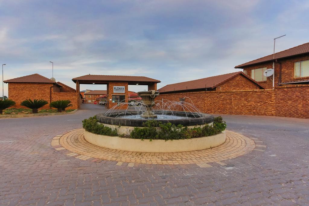 Rudman Townhouses Self-Catering Accommodation Boksburg Buitenkant foto
